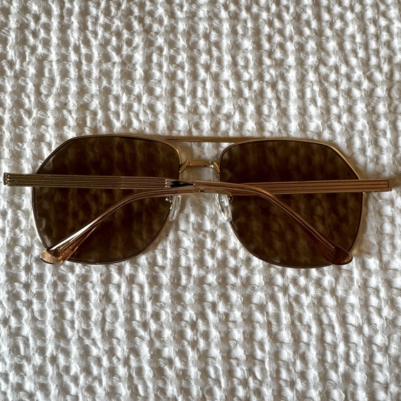 Cosmos in bright gold & tan tint - Picture 2 of 6